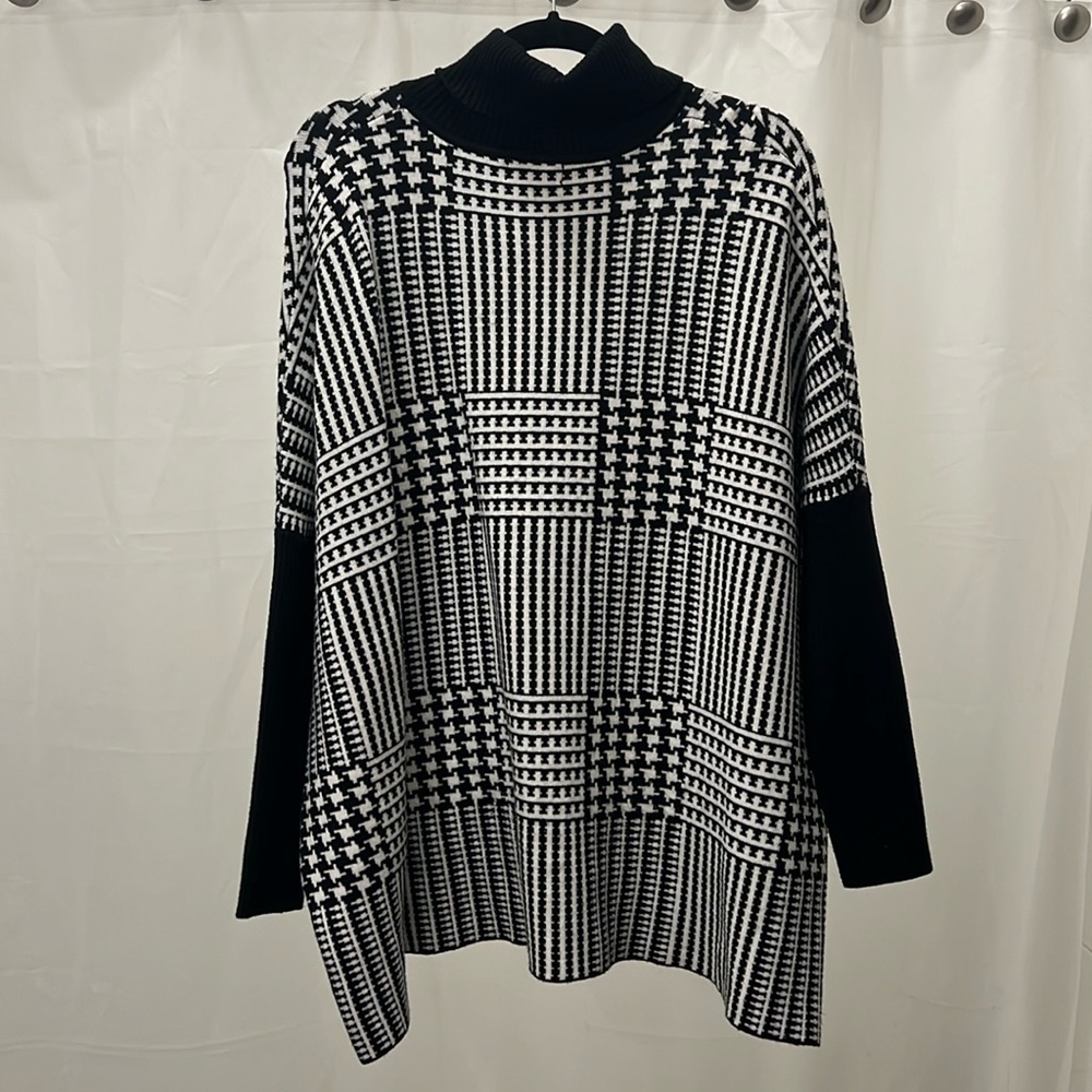Cozy Patterned Turtleneck Sweater